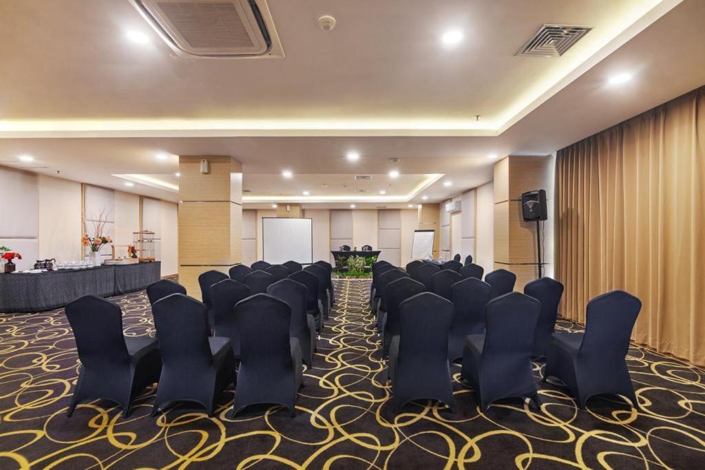 Quest Darmo - By Aston Hotel 3*