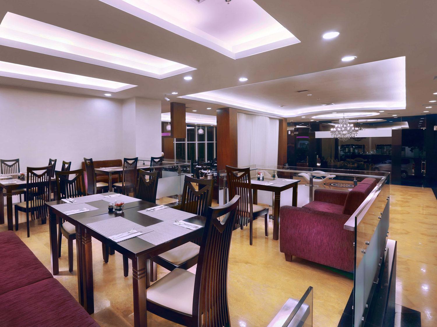 Hotel Quest Darmo - By Aston Surabaya